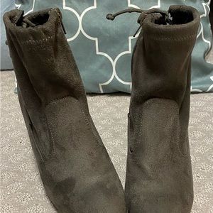 BAMBOO Grey Ankle Boots size 8 1/2